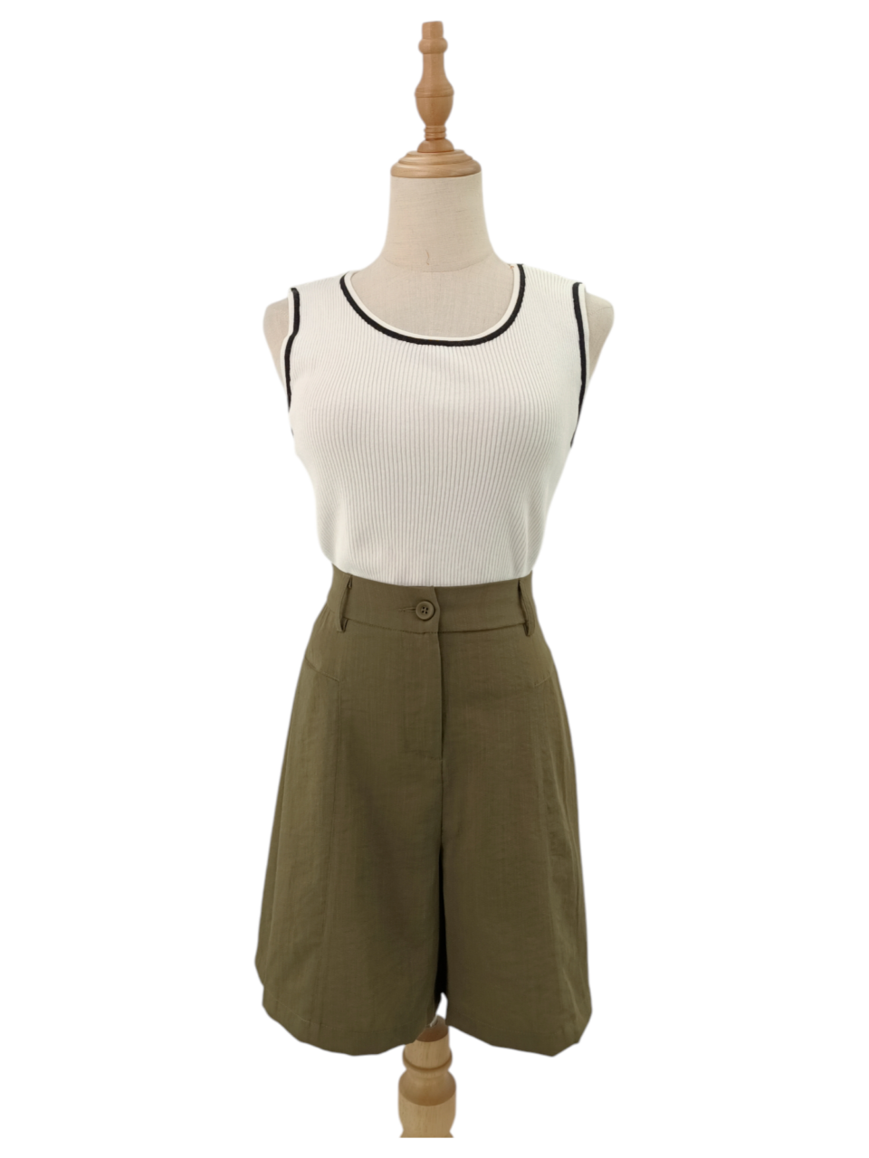 EDIE BERMUDA PLEATED SHORTS (W-P56641)