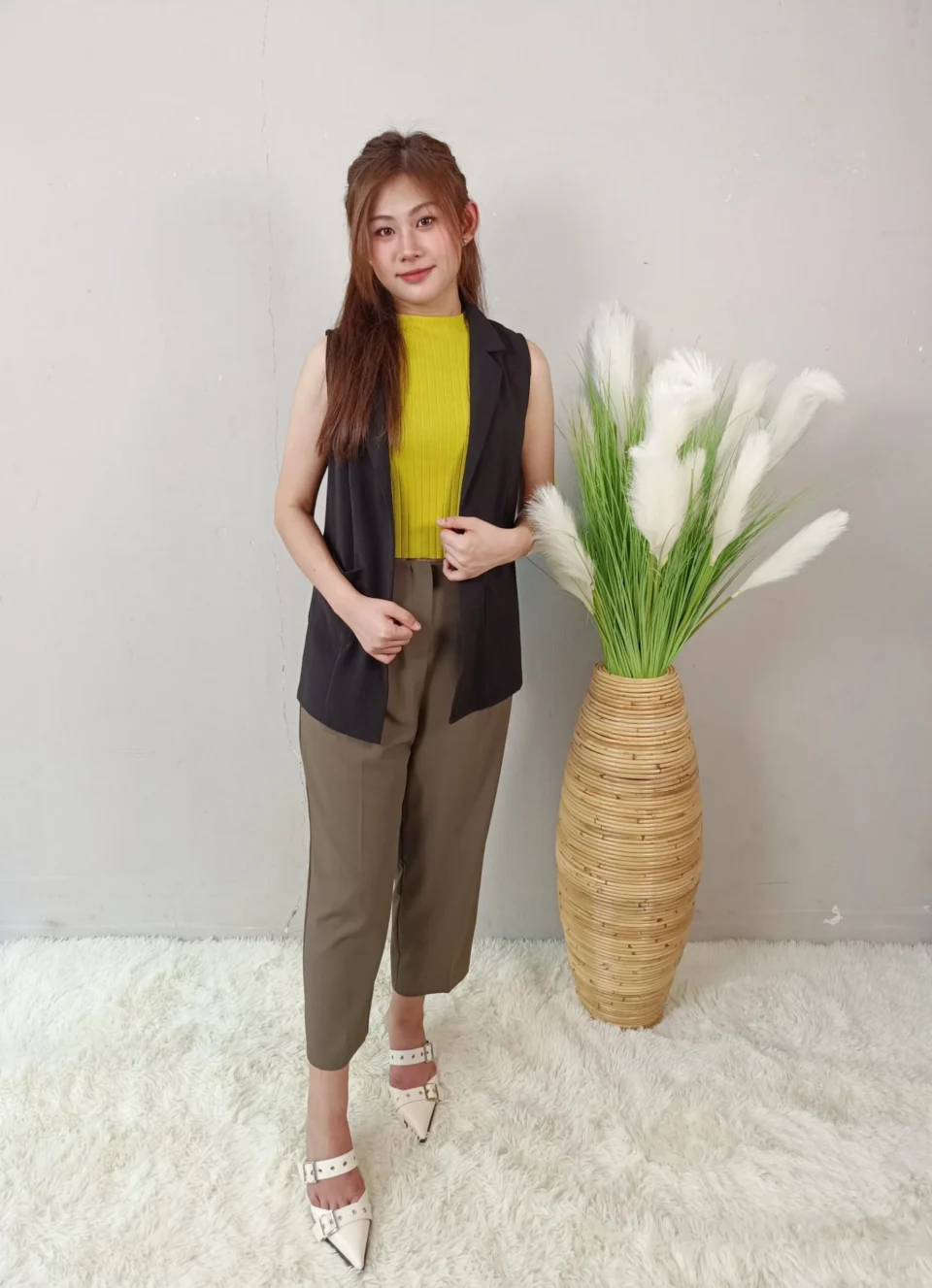SALLIE SLEEVELESS VEST — view 2