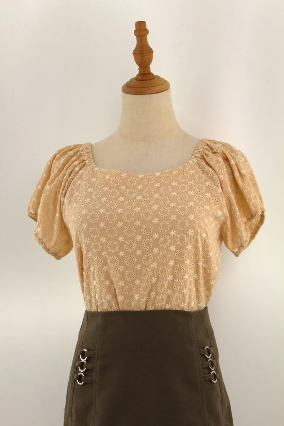 CHANTELLE FLORAL PRINT PUFF SLEEVE TOP — view 2