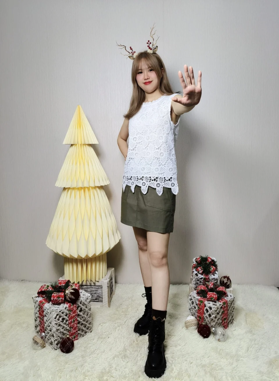 RILEY SLEEVELESS FLORAL LACE BLOUSE — view 3