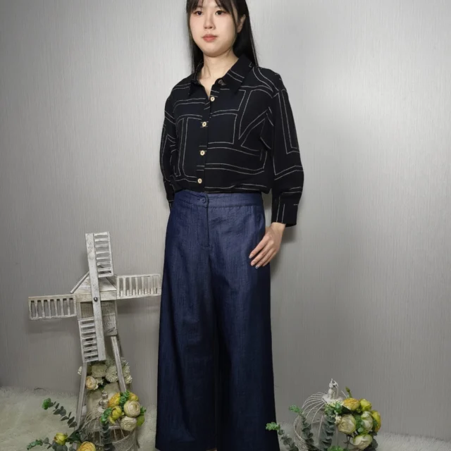 AYA TEXTURED WIDE LEG PANTS